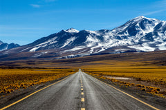 Camino Piedras Rojas cerca del límite con Argentina a 160 Kilómetros de San Pedro de Atacama.